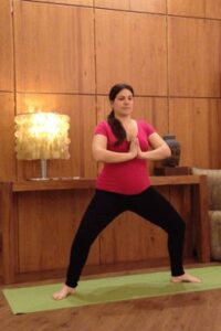 yoga suelo pelvico utkata-konasana