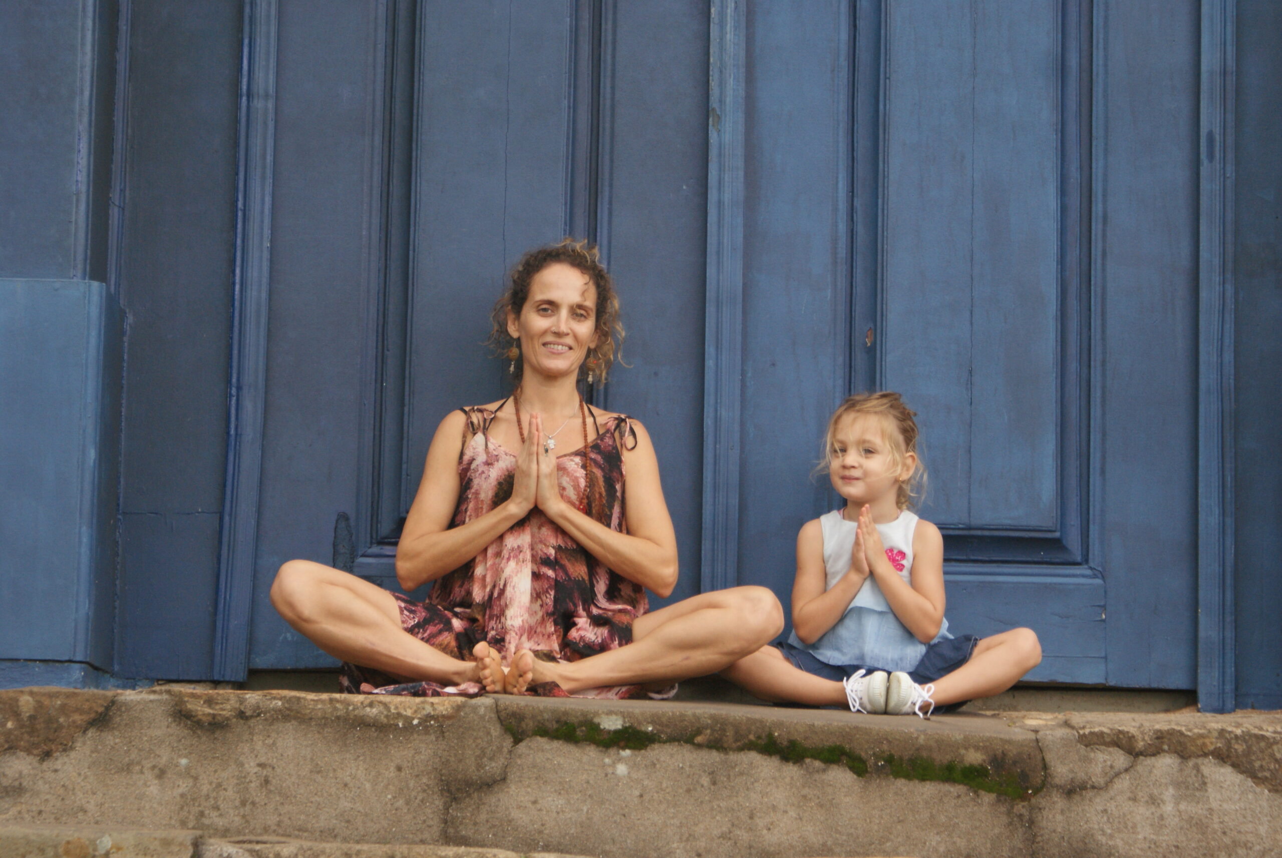 YOGA DURANTE EL EMBARAZO